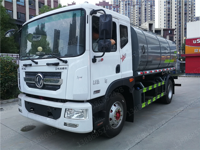 湖北盈通汽車東風(fēng)福瑞卡12方灑