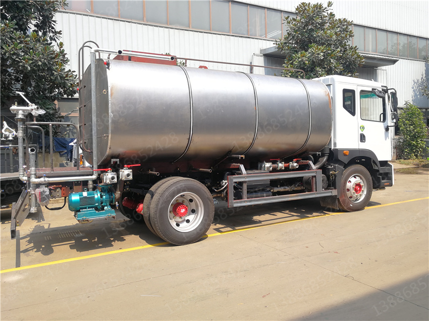 湖北盈通汽車東風(fēng)福瑞卡12方灑